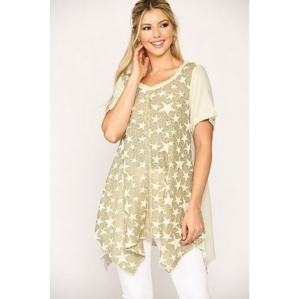 ⭐️Easel Cream and Gold Star Pattern Tunic